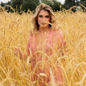 Meet your Posher, Caroline